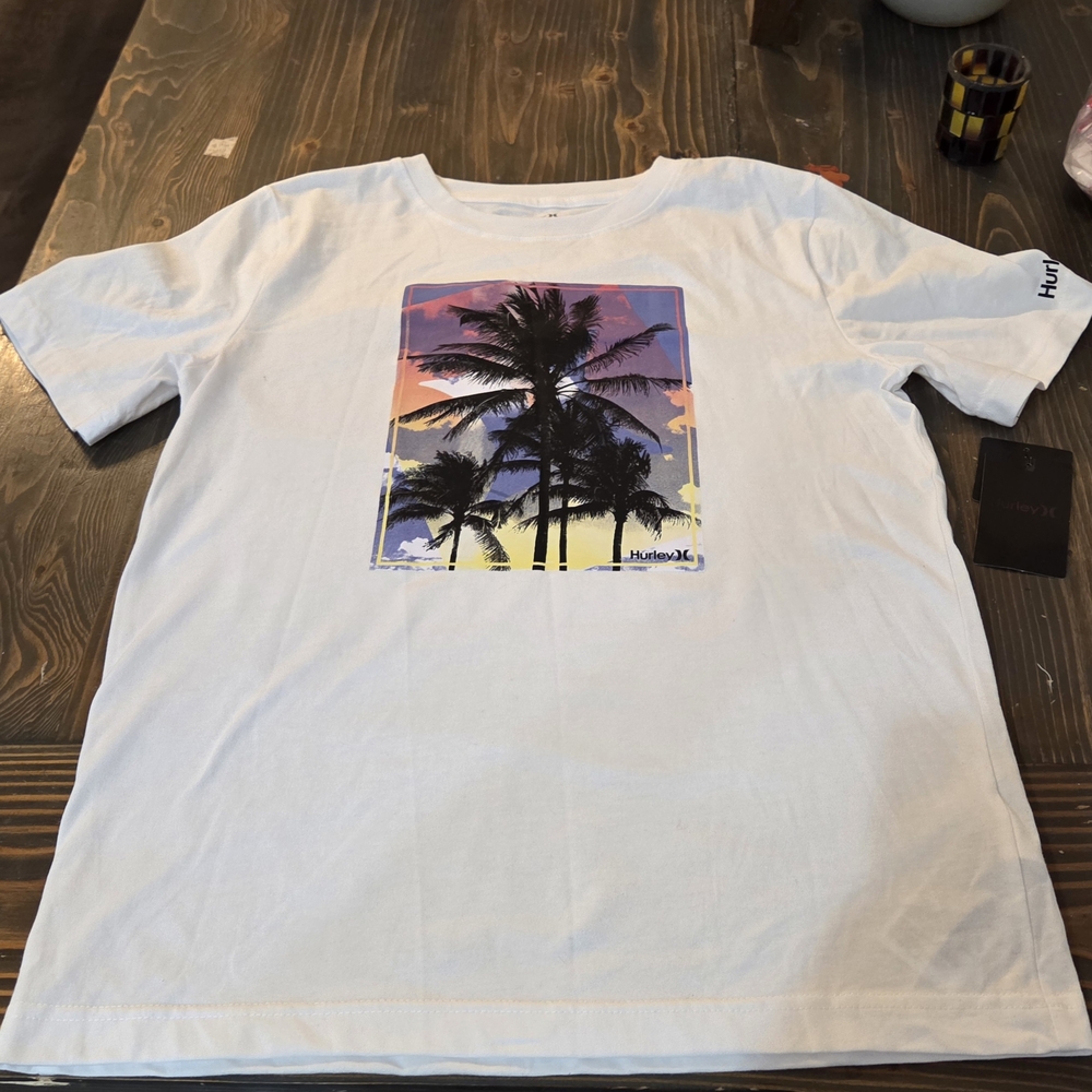 Sold URLEY White T-Shirt with Palm Tree Graphic-BOYS SIZE XL